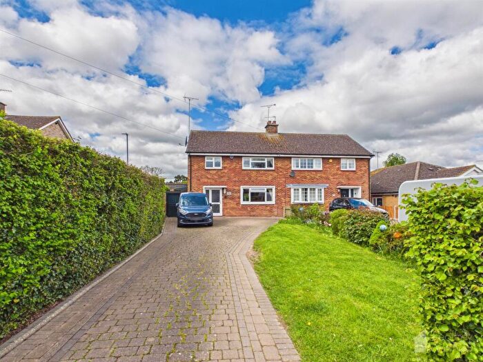 3 Bedroom Semi-Detached House For Sale In Potter Street, Harlow, CM17