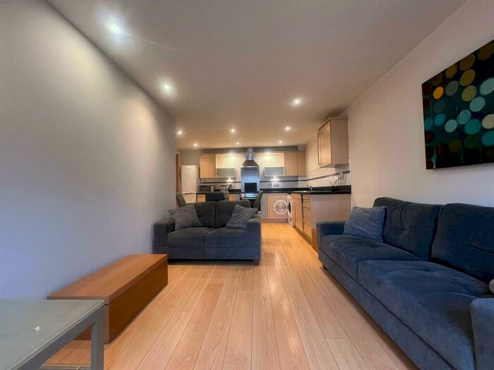 2 Bedroom Apartment To Rent In Gilbert House, Elmira Way, Salford, M5