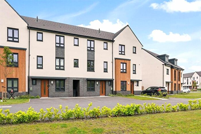 4 Bedroom Terraced House To Rent In Bramham Gardens, Leeds, LS15