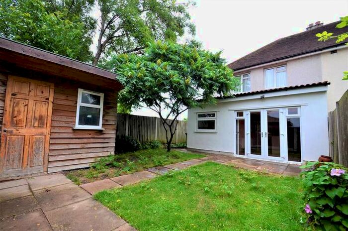 3 Bedroom Semi-Detached House To Rent In Northfield Road, Staines-upon-thames, TW18