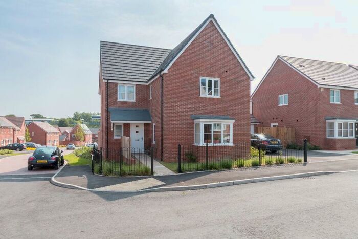 4 Bedroom Detached House To Rent In Fairey Street, Birmingham, B45