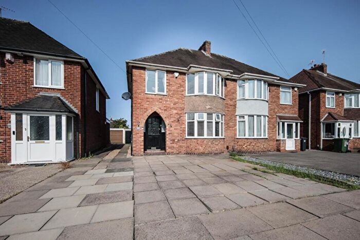 3 Bedroom Semi-Detached House For Sale In Hurst Lane North, Castle Bromwich, Birmingham, B36