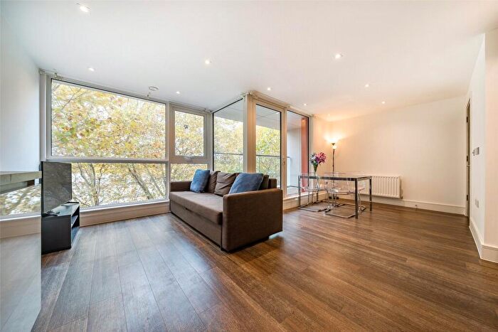 2 Bedroom Apartment For Sale In Tavern Quay, Rope Street, Surrey Docks, SE16