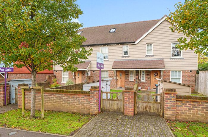 4 Bedroom Terraced House For Sale In Brighton Road, Handcross, RH17