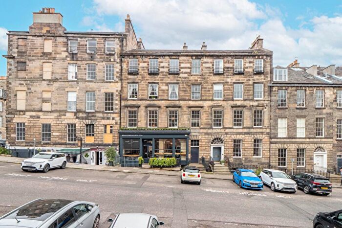 3 Bedroom Apartment For Sale In Dublin Street, Edinburgh, EH3
