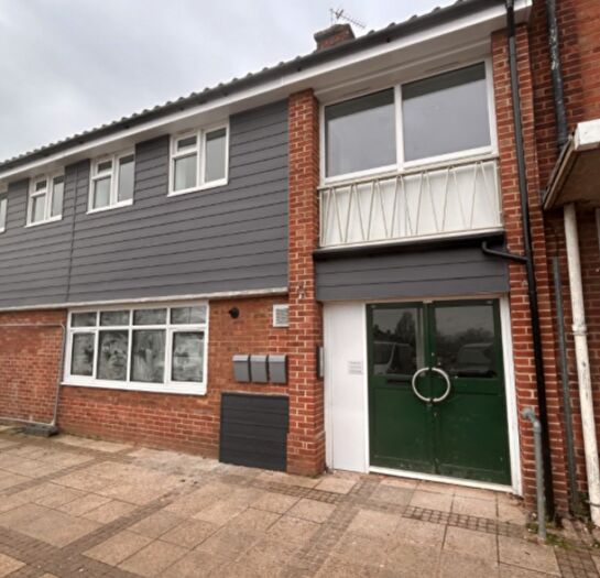 1 Bedroom Flat To Rent In Fane Drive, Wallingford, OX10