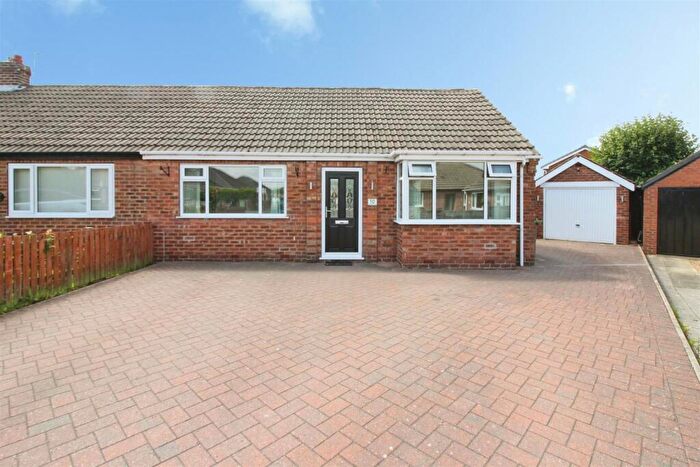2 Bedroom Semi-Detached Bungalow For Sale In Woodland Avenue, Swillington, Leeds, LS26