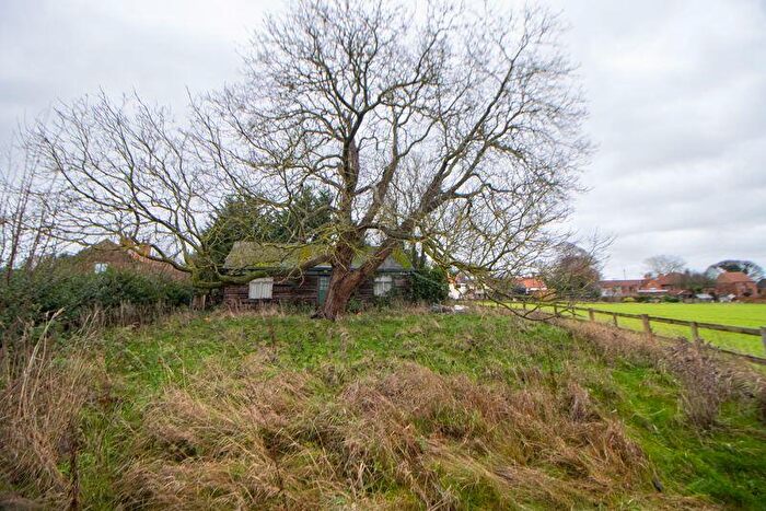 2 Bedroom Property For Sale In St Peter's Lane, Clayworth, DN22