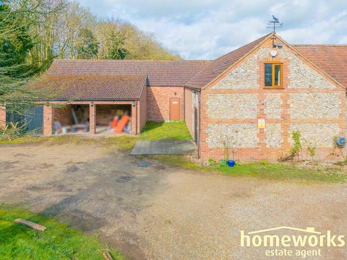 14 Bedroom Detached House For Sale In The Street, King's Lynn, PE32