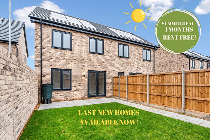 3 Bedroom Semi-Detached House To Rent In Heathcote Crescent, Huntingdon, Cambridgeshire, PE28