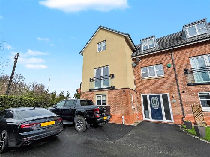 4 Bedroom Semi-Detached House For Sale In Redwood Avenue, Cleadon Vale, South Shields, NE34