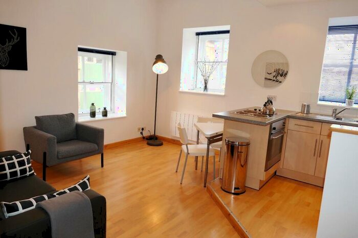1 Bedroom Flat To Rent In Flyboat House, Navigation Walk, Leeds, West Yorkshire, LS10