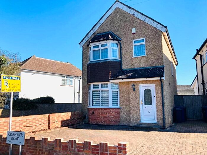 3 Bedroom Detached House For Sale In Cranmer Road, Edgware, HA8