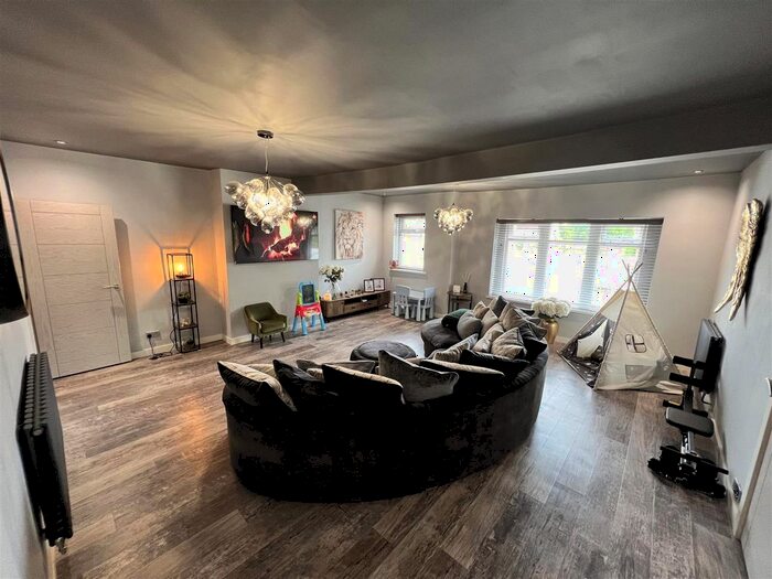 4 Bedroom Detached Bungalow For Sale In West Park Drive, Darrington, Pontefract, WF8