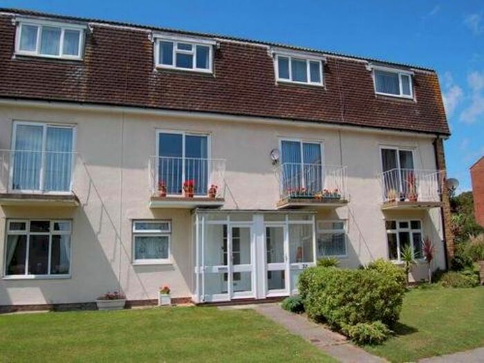2 Bedroom Maisonette To Rent In Cheviot Court, Broadstairs, CT10