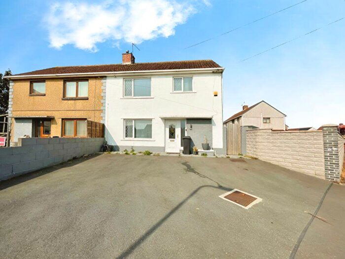 3 Bedroom House To Rent In Border Road, Port Talbot, SA12