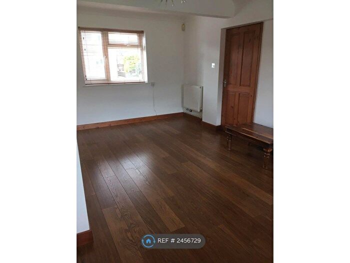 2 Bedroom Semi-Detached House To Rent In Jersey Road, Oxford, OX4