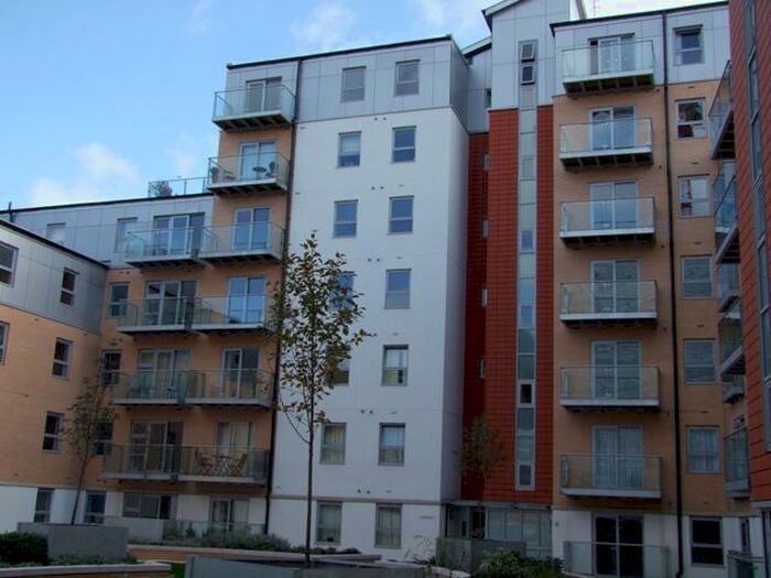1 Bedroom Flat To Rent In Queen Mary Avenue, E18