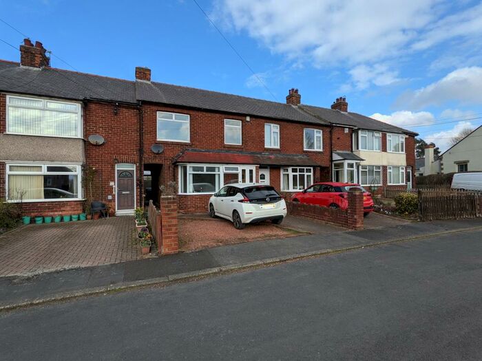 3 Bedroom Semi-Detached House To Rent In St. Cuthberts Avenue, Framwellgate Moor, DH1