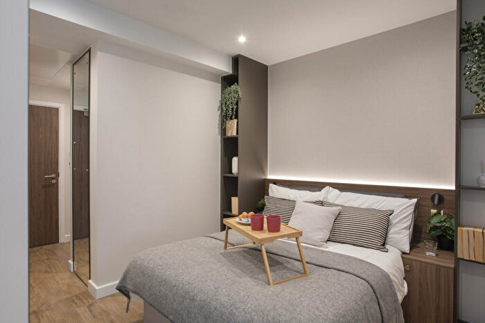 Flat To Rent In Enclave Croydon, CR0