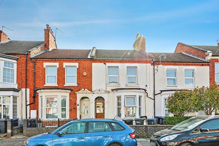 1 Bedroom Flat For Sale In Adams Avenue, Northampton, NN1