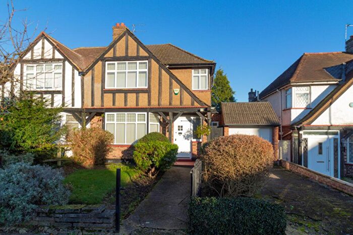 3 Bedroom Semi-Detached House For Sale In Glendale Avenue, Edgware, HA8