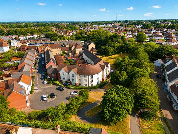 1 Bedroom Flat For Sale In Harberd Tye, Chelmsford, CM2
