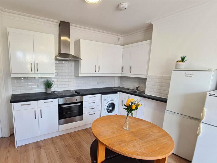 1 Bedroom House To Rent In Highworth Avenue, Cambridge, CB4