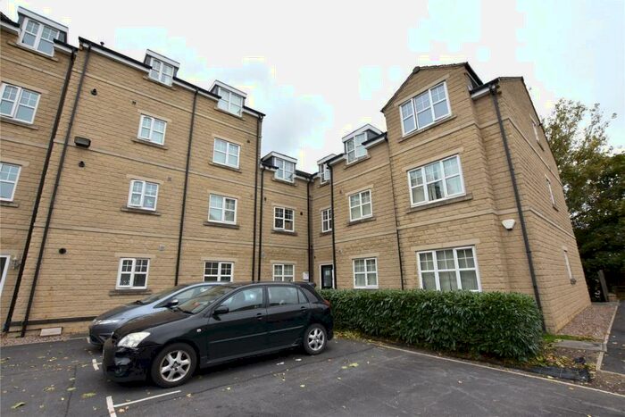 2 Bedroom Apartment To Rent In Woolcombers Way, Bradford, West Yorkshire, BD4