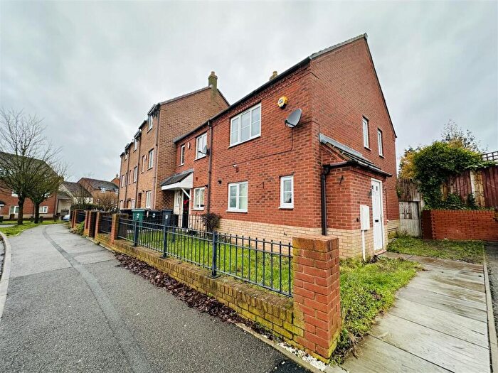 2 Bedroom End Of Terrace House To Rent In Spruce Road, Nuneaton, CV10