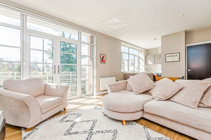 1 Bedroom Flat For Sale In Romilly Crescent, Cardiff, CF11