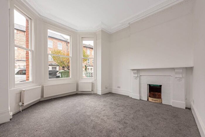 2 Bedroom Flat For Sale In Loveridge Road, West Hampstead, London, NW6