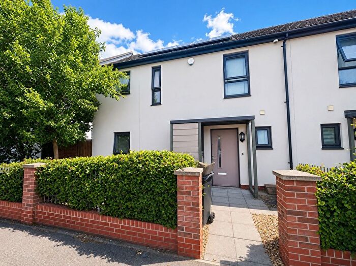 3 Bedroom End Terrace House To Rent In Ager Avenue, Dagenham, RM8