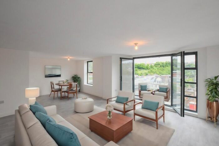 3 Bedroom Apartment To Rent In Folkestone Road, Dover, CT17