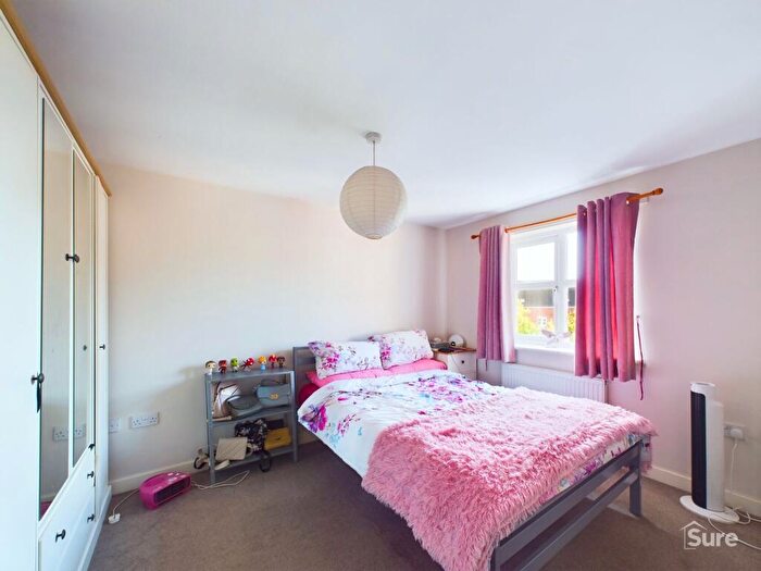2 Bedroom Apartment To Rent In College Green Walk, Mickleover, DE3