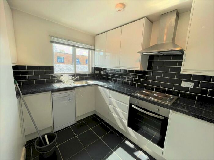 2 Bedroom Flat To Rent In Hornsey Road, Archway, N19