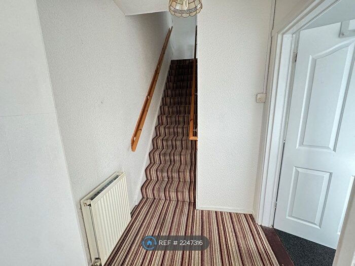 2 Bedroom End Of Terrace House To Rent In Glengonnar Street, Larkhall, ML9
