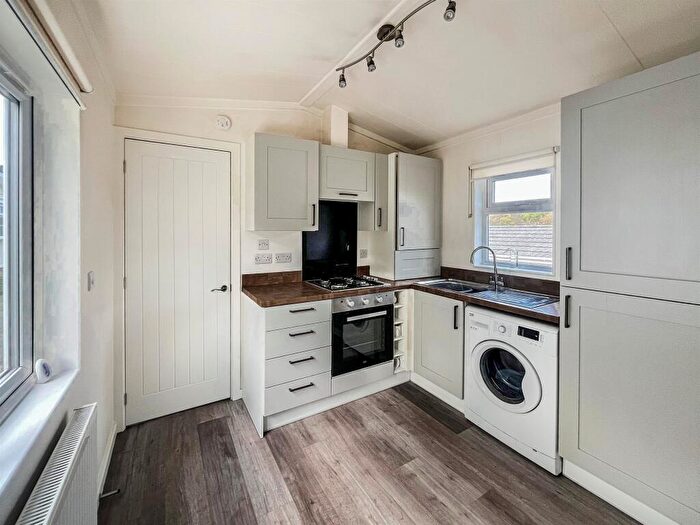 2 Bedroom Park Home For Sale In Mill Lane, Meadowbank, Winsford, CW7