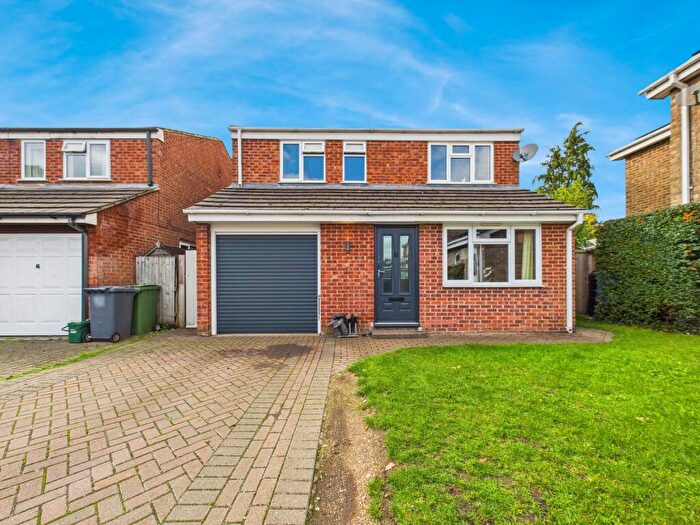 4 Bedroom Detached House For Sale In Oakfield Road, Tadley, RG26