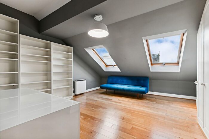 3 Bedroom Flat To Rent In Melville Place, Islington, N1
