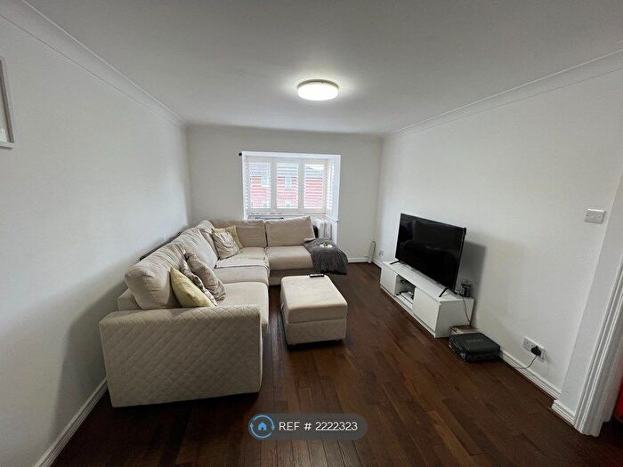 1 Bedroom Flat To Rent In Merton Court, Welling, DA16