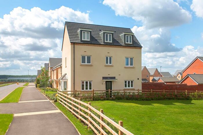 4 Bedroom Detached House For Sale In Irthlingborough Road, Wellingborough, NN8