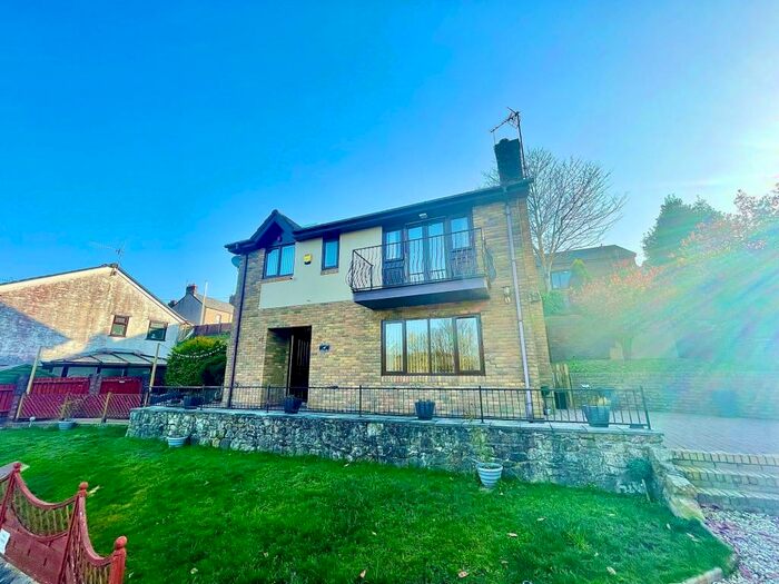 4 Bedroom Detached House For Sale In Court House, Pentwyn Road, Pentwyn