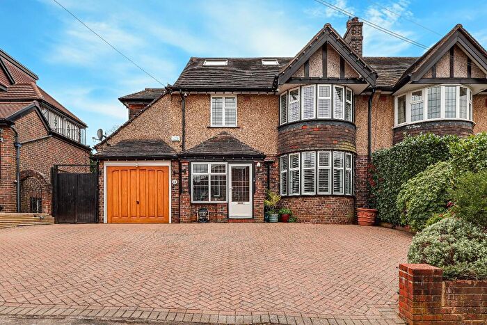 5 Bedroom Semi Detached House For Sale In Arundel Avenue, South Croydon, Surrey, CR2