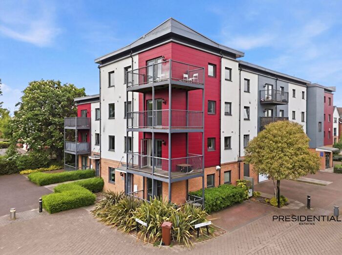 2 Bedroom Flat For Sale In Shingly Place, Chingford, E4
