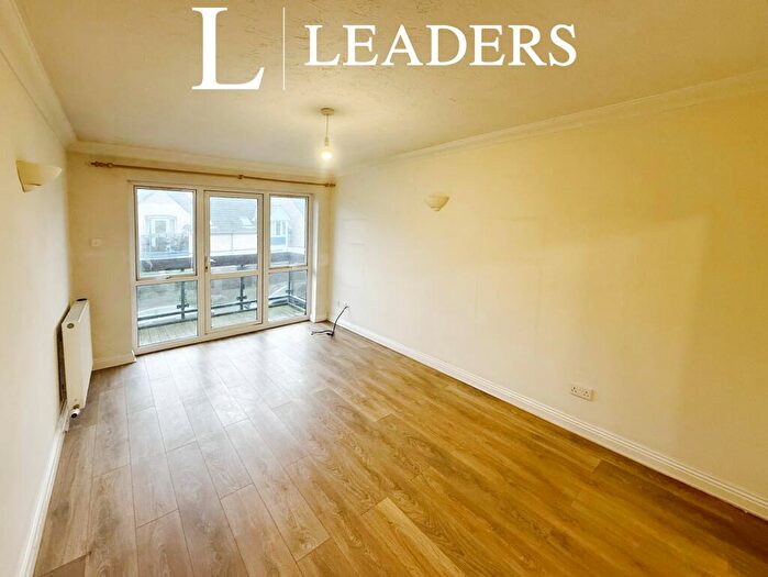 2 Bedroom Flat To Rent In Pacific Close, Ocean Village, Southampton, SO14