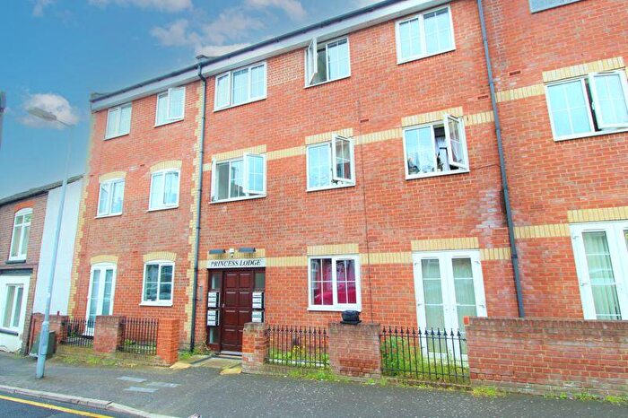 2 Bedroom Duplex For Sale In London Living In Luton On Princess Street, Luton, LU1