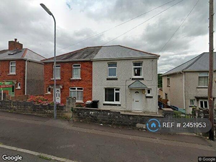 3 Bedroom Semi-Detached House To Rent In Ruskin St, Neath, SA11