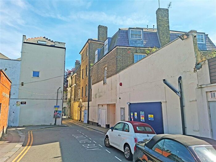 1 Bedroom Flat For Sale In New Street, Dover, CT17