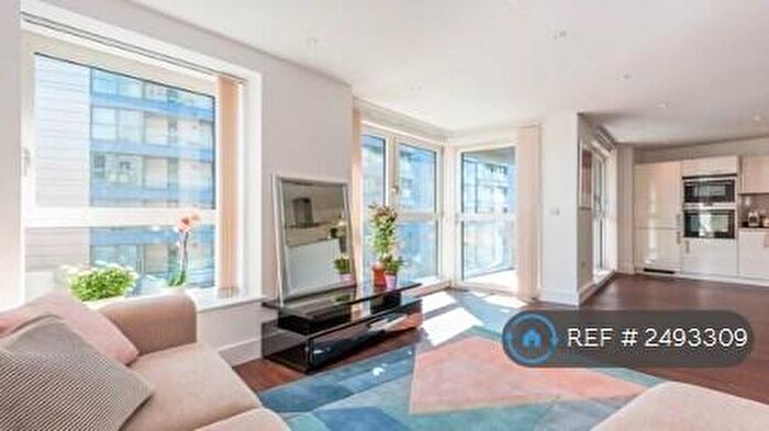 3 Bedroom Flat To Rent In Queensland Road, London, N7